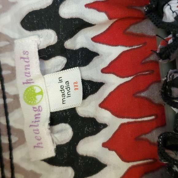 Healing Hands Scrub Top - Picture 4 of 7